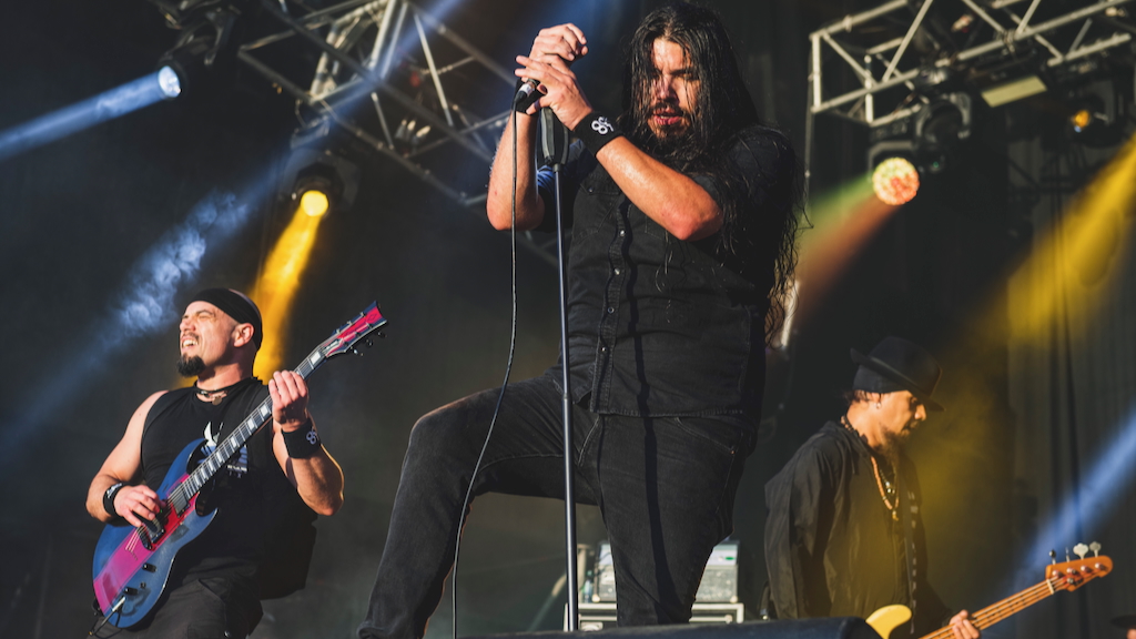 Marc Rizzo, Marcos Leal und Lazaro Pina (v.l.) mit Ill Niño am 1. Juli 2022 beim Resurrection Fest im spanischen Viveiro